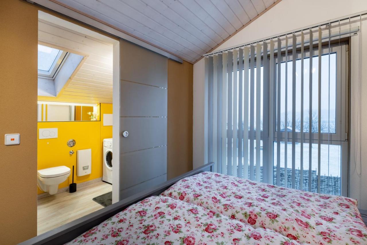 Gemuetliche Ferienwohnung Mit Panoramablick Muttensweiler Luaran gambar